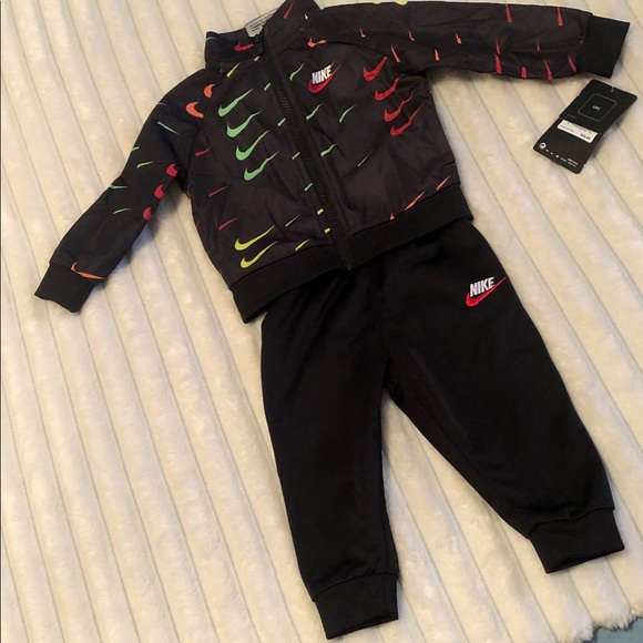 ✔️Nike Kids Black Tracksuit Style 
    Vibrant Swooshes NWT - Picture 7 of 7